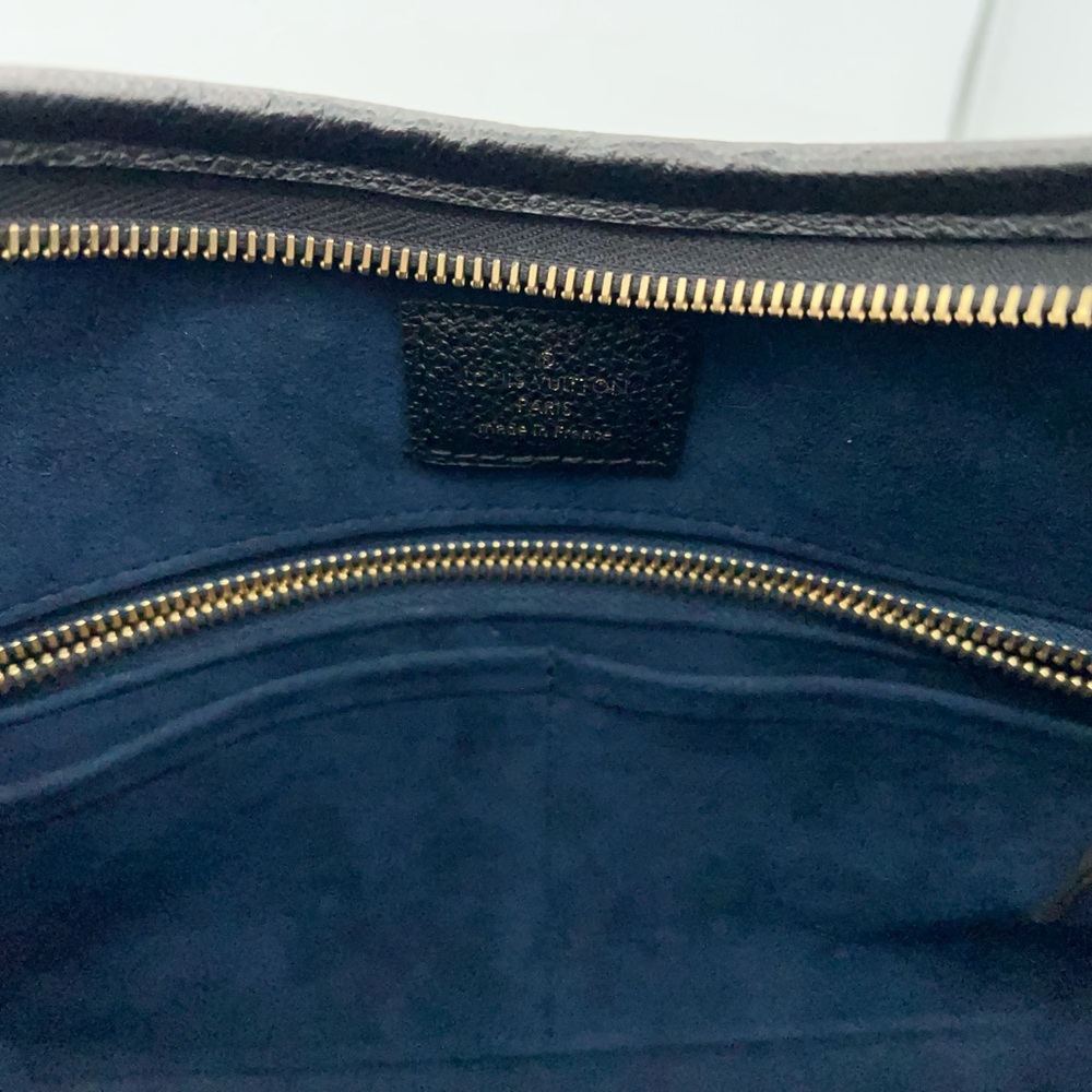 Louis Vuitton CarryAll PM in Black Monogram Empriente! Pristine condition! 🖤😍 - Picture 9 of 16